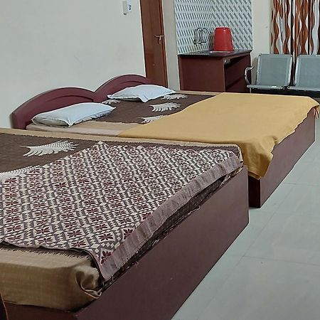 Adhithya Apartments Guruvāyūr Exteriör bild