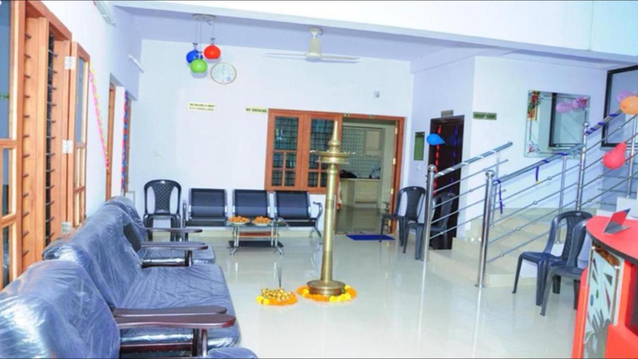 Adhithya Apartments Guruvāyūr Exteriör bild