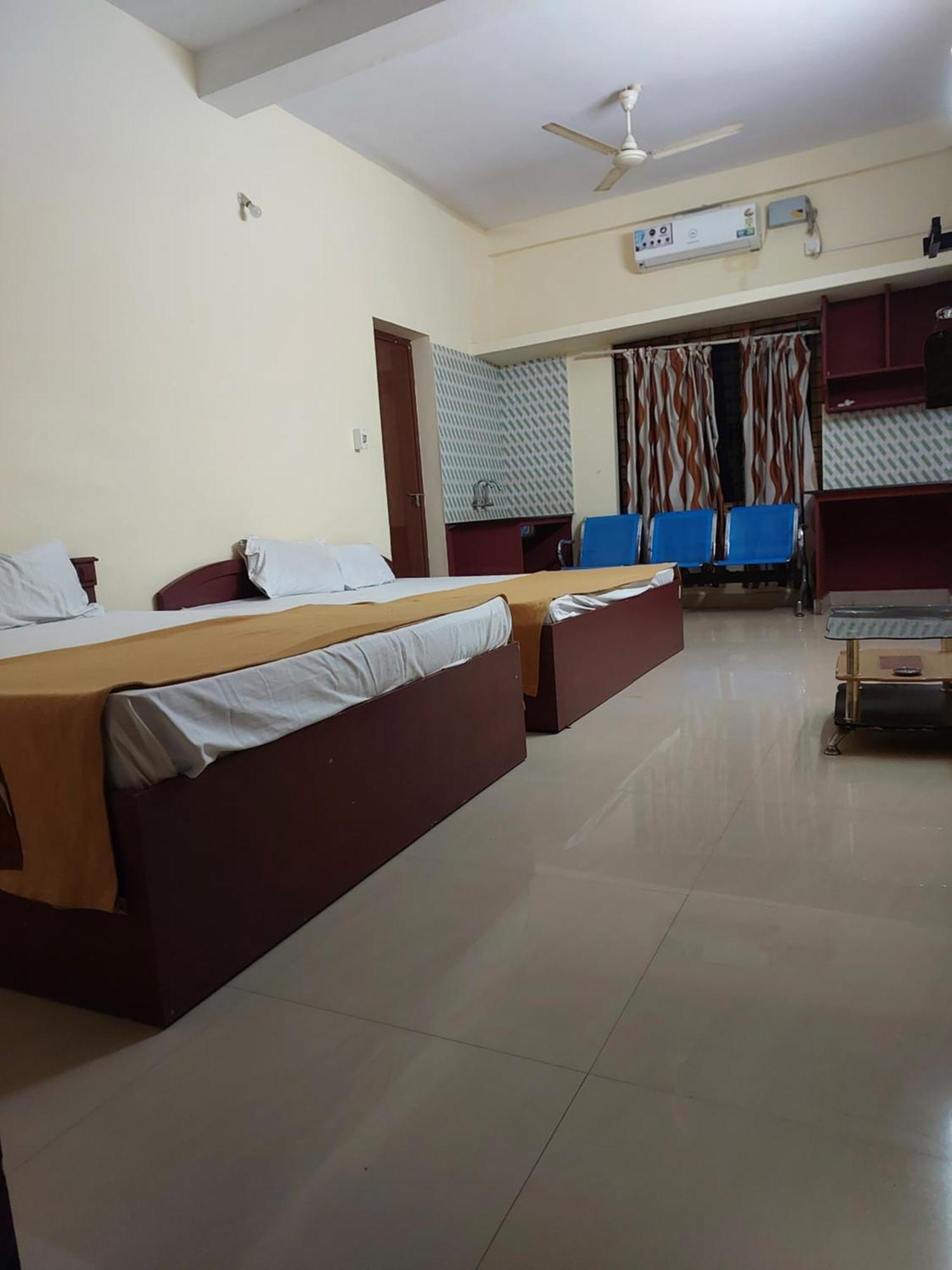 Adhithya Apartments Guruvāyūr Exteriör bild